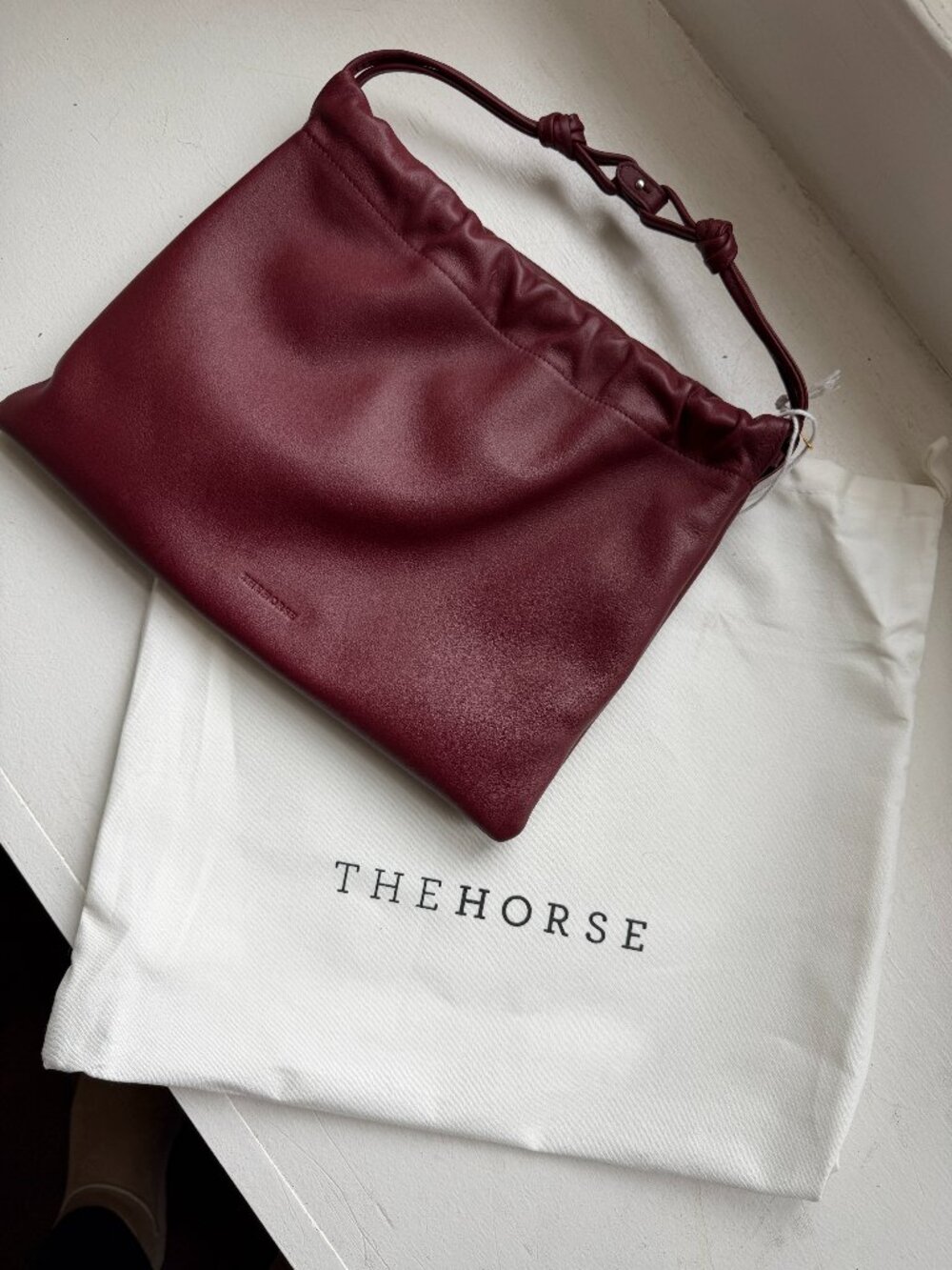 Fin Drawstring Bag in Cedar Red